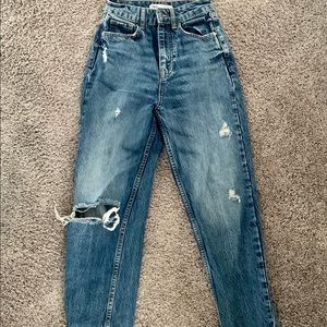 High rise Zara mom jeans size 32 fits like 00